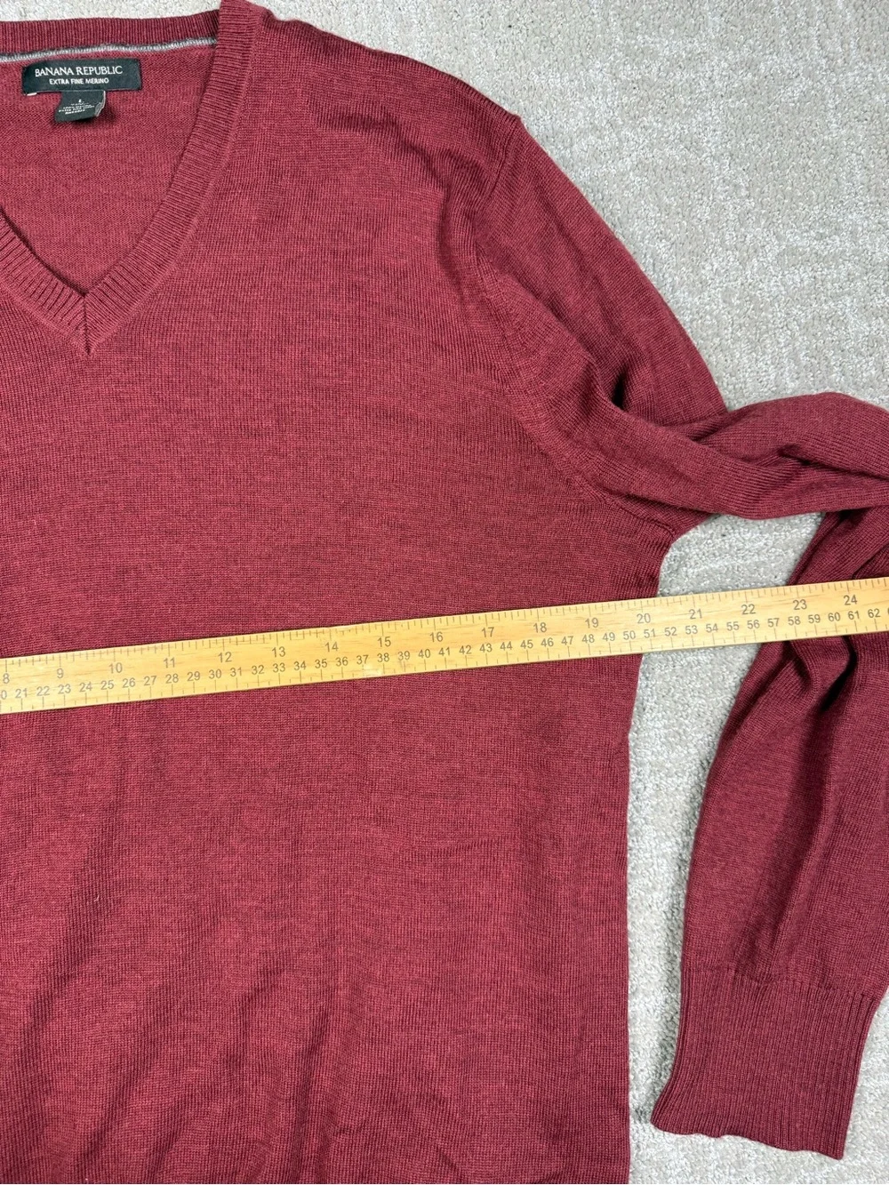 Banana Republic Extra Fine Merino Wool V-Neck Long Sleeve Sweater Size L